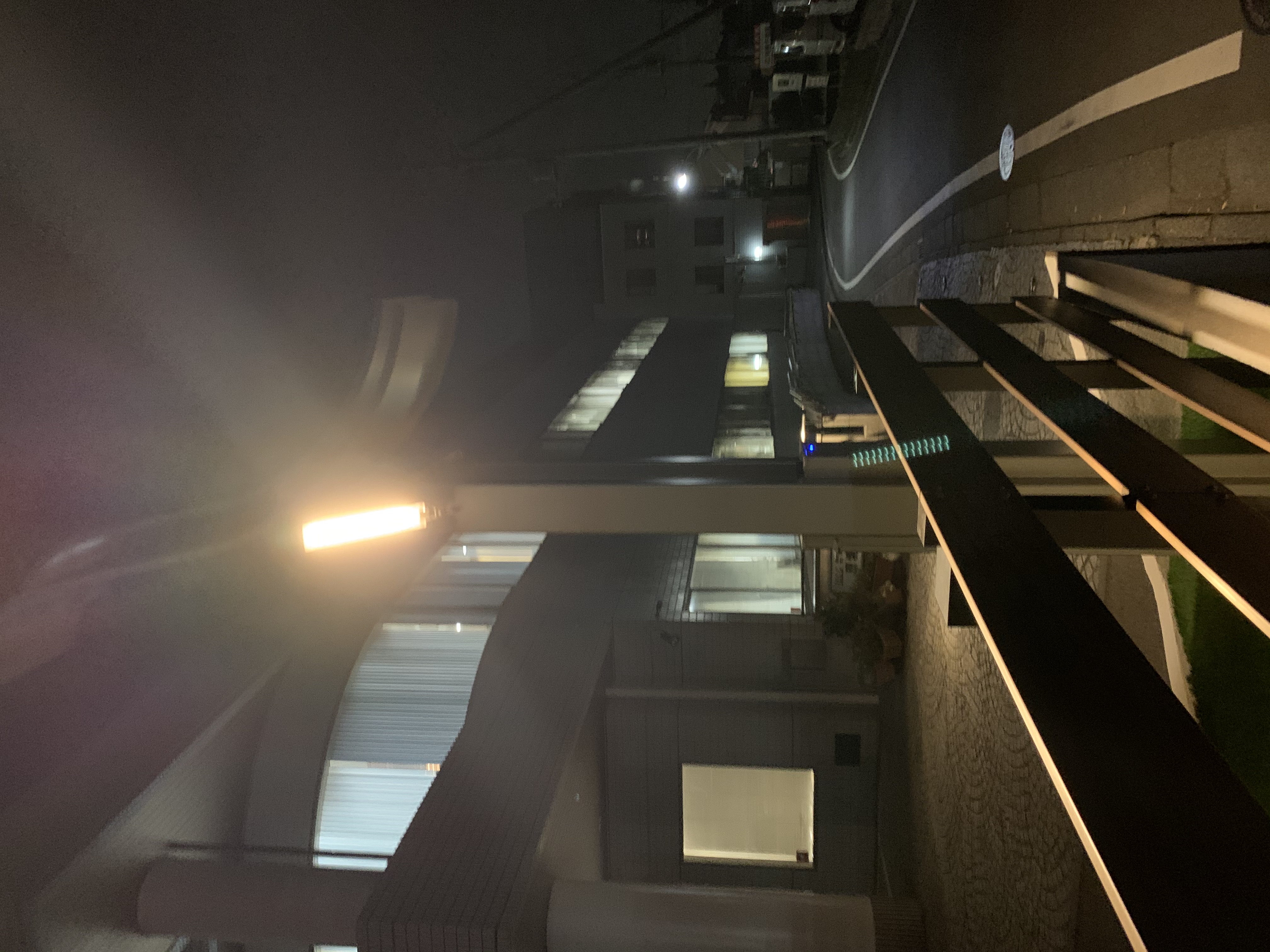 暗闇で光る THE REBORN LIGHT（自律型ソーラー街路灯）